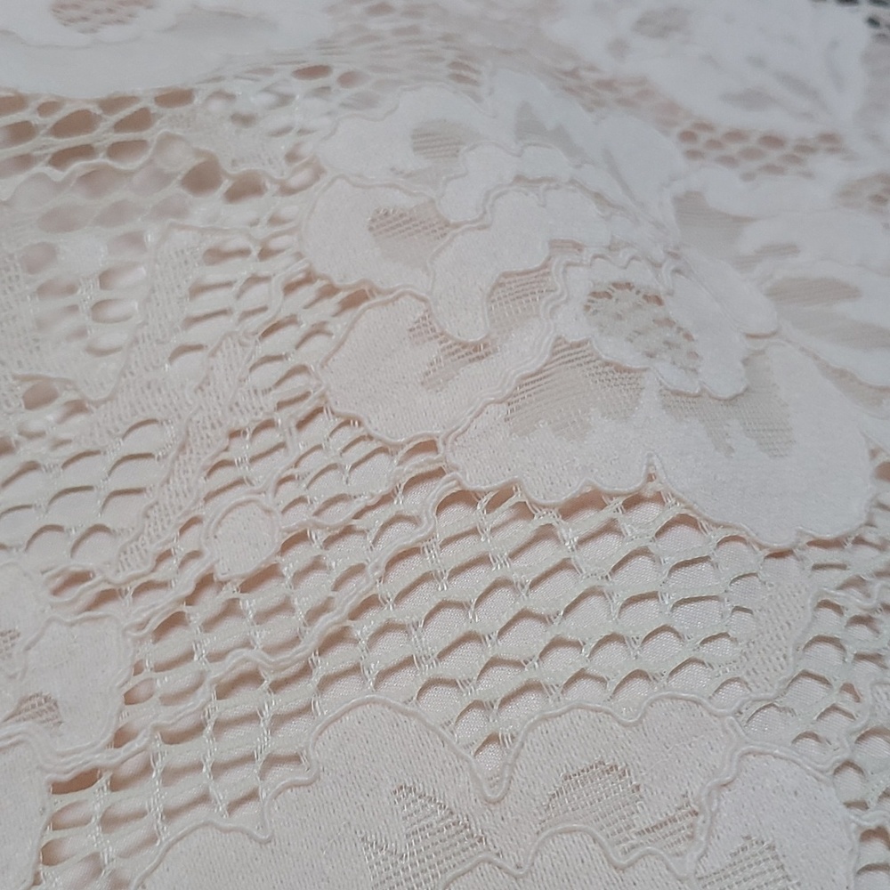 Bebe lace romper - Picture 5 of 10